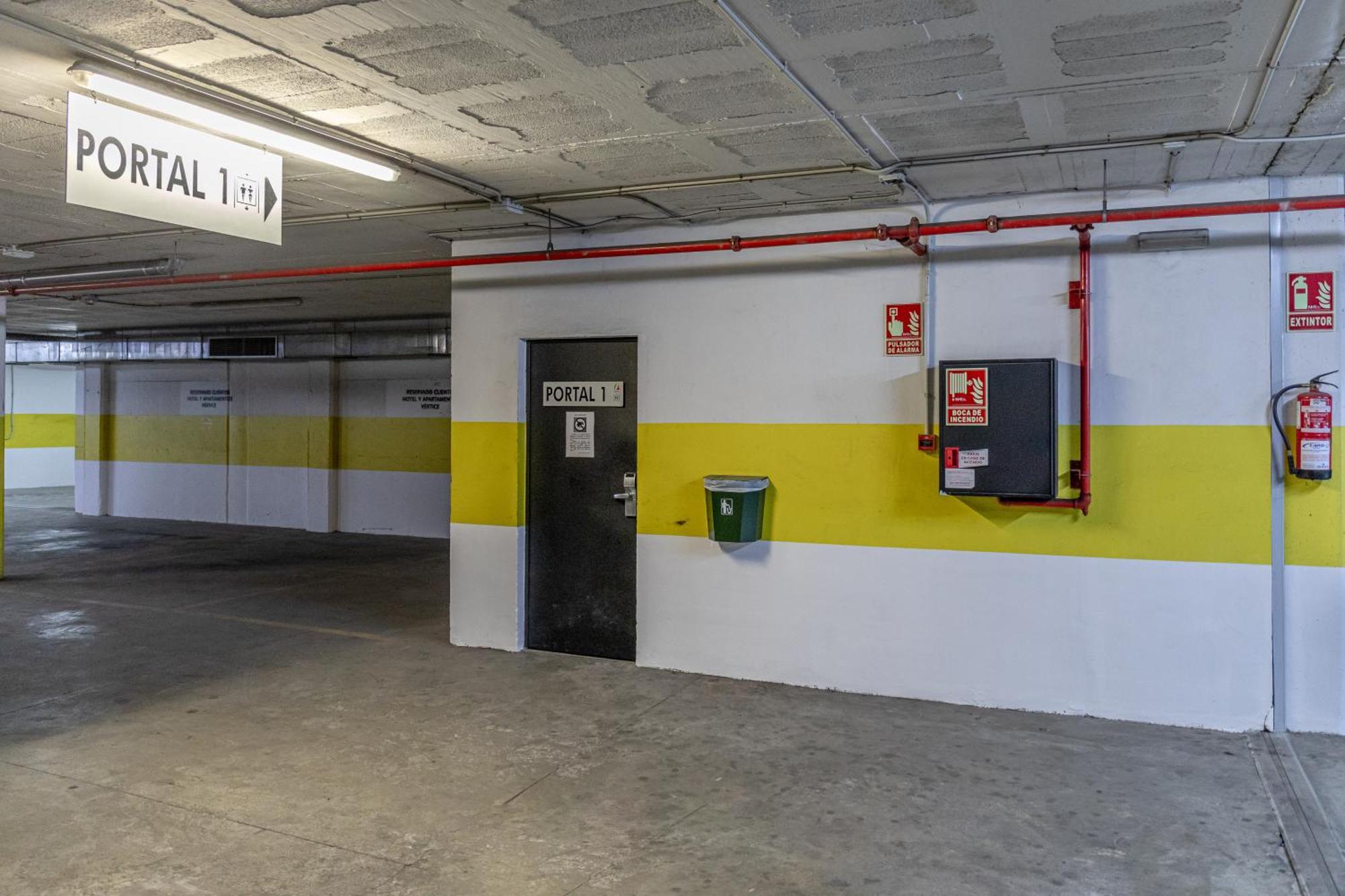 25 With Free Parking And Pool Apartment Bormujos